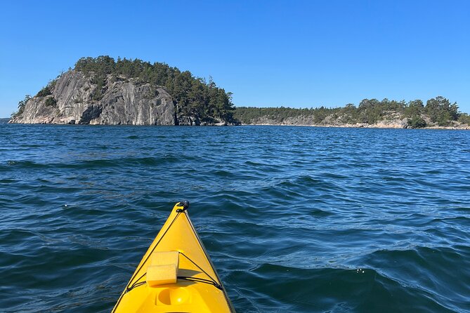 2-Day Kayak Tour in the Stockholm Archipelago - Lunch on a peaceful island: swimming, stretching, and campfire food