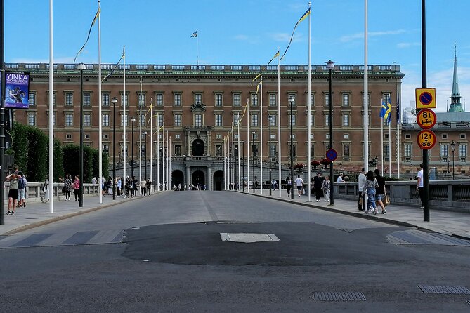 Beautiful Stockholm Small Group Walking Tour - Royal Stockholm in 1 hour 45: the vibe and the value