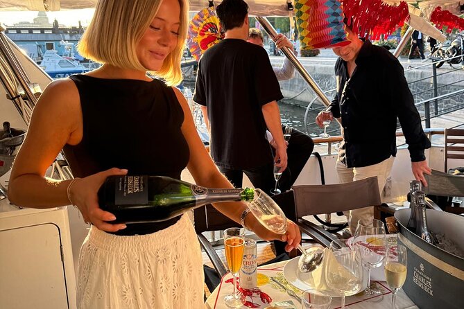 Exclusive Yacht Tour of Stockholm: sunset, dinner, lunch, cruise - Harbor warm-up: welcome drink, snacks, and an easy start
