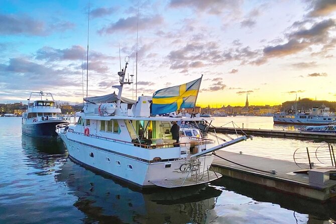 Exclusive Yacht Tour of Stockholm: sunset, dinner, lunch, cruise - Kastellholmen and Kastellet: maritime defense from a red fortress