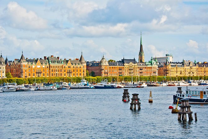 Hop-On Hop-Off Bus and Boat Ticket in Stockholm - The boat cruise: Old Town to Djurgården from a better angle