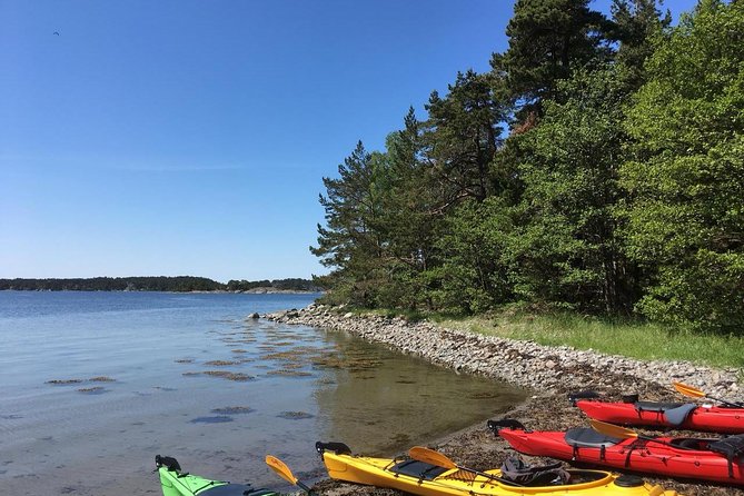 Kayak Tour in the Stockholm Archipelago with Lunch Meal - Midway Stop: Lunch on a Remote Island (and What Makes It Work)