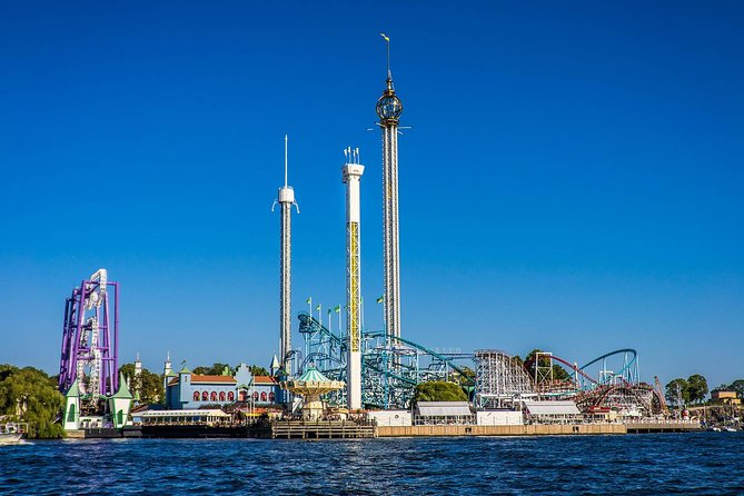 Private full day VIP city tour by limousine car in Stockholm - How the VIP limo setup makes Stockholm click fast