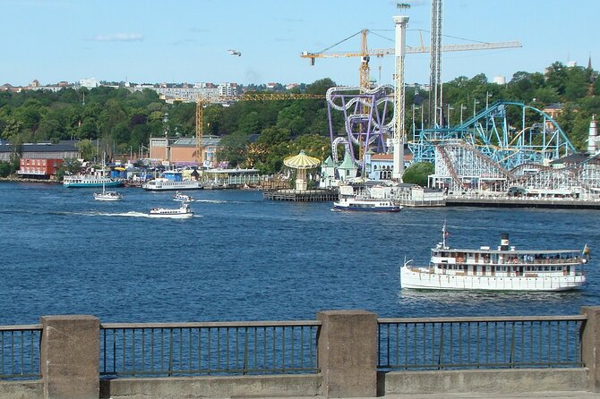 Stockholm- A Beauty On The Water: Old Town Walking Tour and Boat Trip Combined - Riksbron bridge viewpoints: Knights Island, government buildings, and City Hall