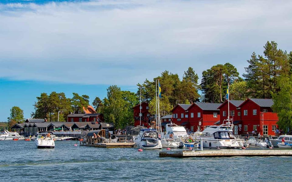 Stockholm: Archipelago Boat Tour - Skeppsbron to Lovely Cruises: Finding the boat without stress