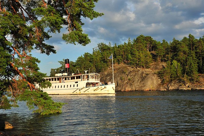 Stockholm Archipelago Cruise with Guide - Stockholm Canals Commentary: Listening Without Losing Your View