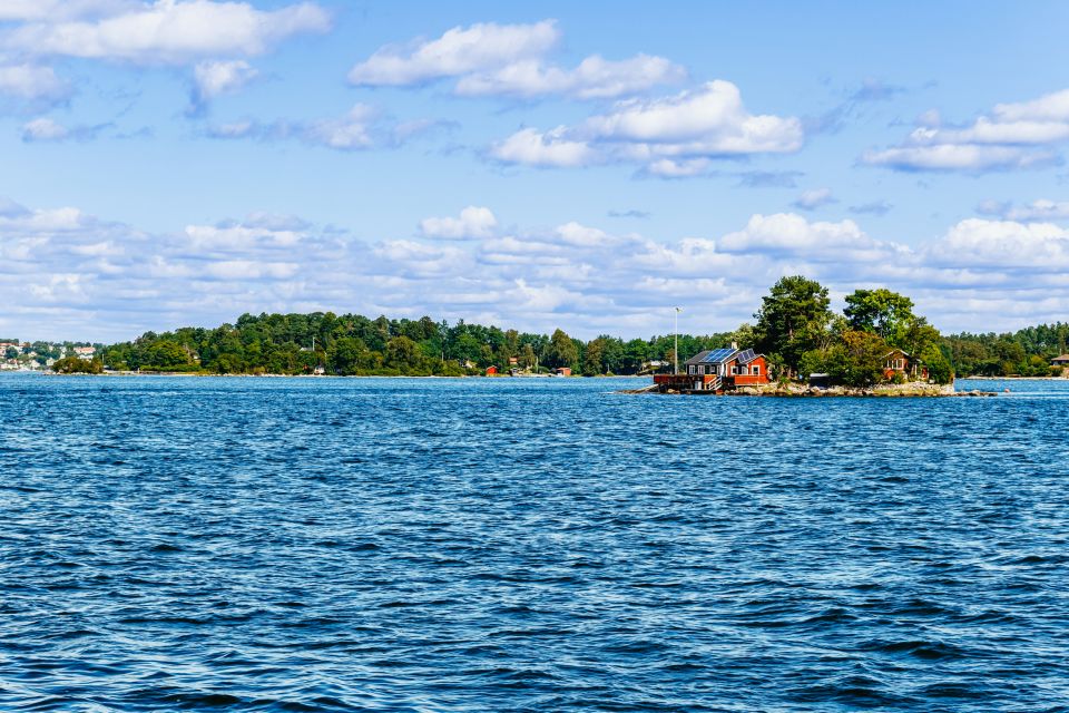 Stockholm: City Archipelago Sightseeing Cruise with Guide - Getting the best seat: upper deck views vs inside comfort