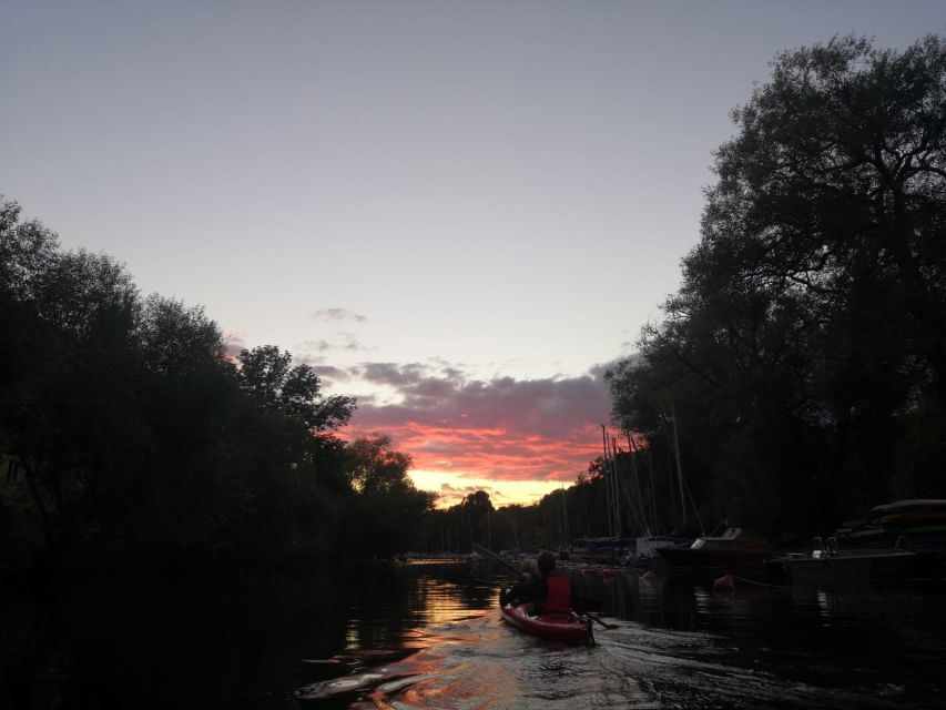 Stockholm Evening Kayak with BBQ. - Kayak + Island BBQ in the Middle of Stockholm
