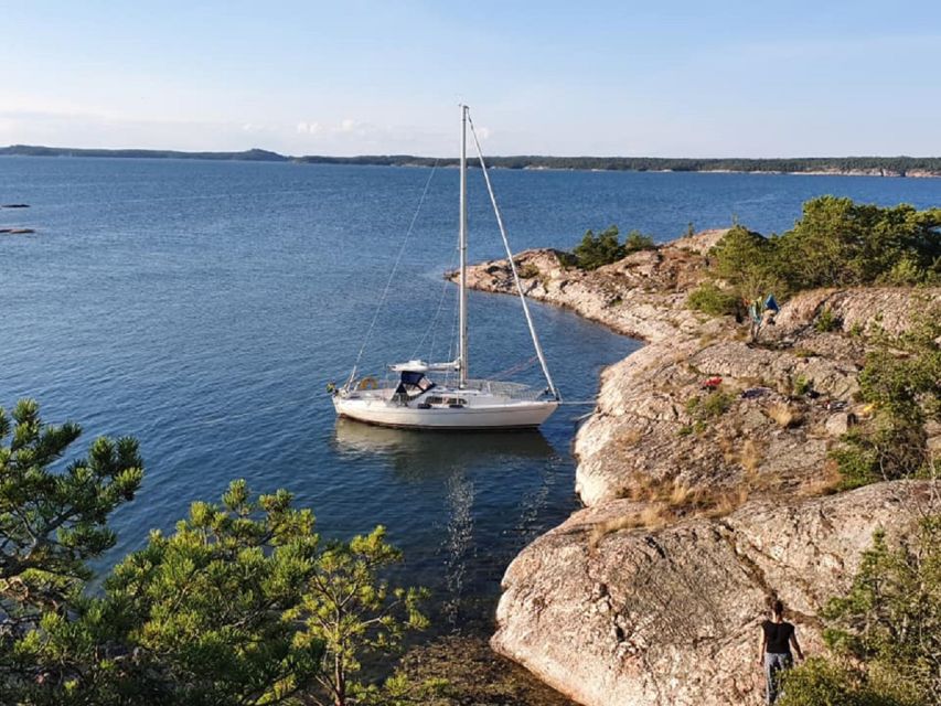 Stockholm: Full Day Archipelago Sailing Tour with Lunch - From Green Trails to Nynäshamn: how the day starts in Stockholm