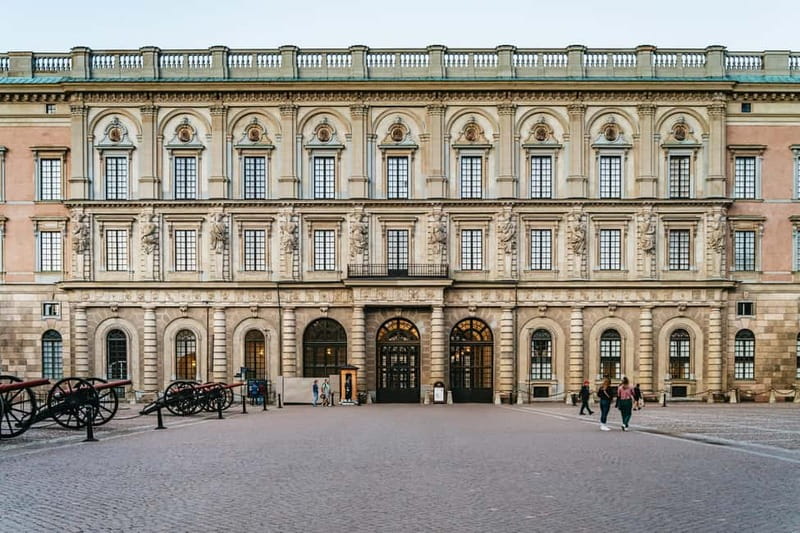 Stockholm: Ghost Walk and Historical Tour - Practical logistics: meeting point, timing, and comfort