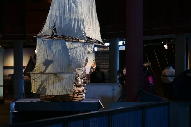 Stockholm must see: City Hall, Gamla Stan and Vasa Museum - Slussen ferry to Djurgården: a included shortcut with Stockholm views