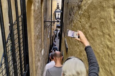 Stockholm Must See - Old Town, boat + Vasa Museum 3h small group - Gamla Stan power stops: Royal Palace views and Stortorget’s Bloodbath