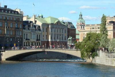 Stockholm Old Town and the Vasa Museum, a Small Group Walking Tour. - Gamla Stan to Riddarholmen: the early roots of Stockholm