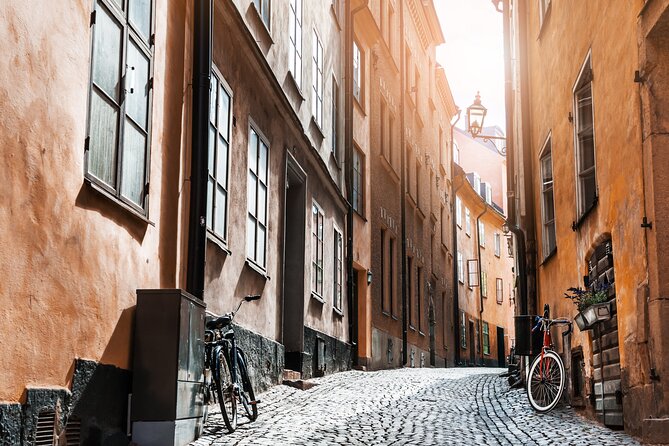 Stockholm Old Town Gamla Stan, Historic Walking Tour, Small group - Marten Trotzigs grand: the narrowest street moment you’ll feel in your legs