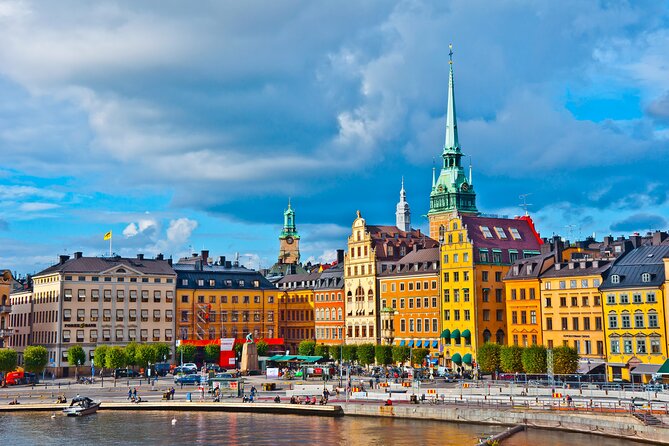 Stockholm Old Town Gamla Stan, Historic Walking Tour, Small group - St. George statue, Köpmantorget, and a painting stop that slows you down