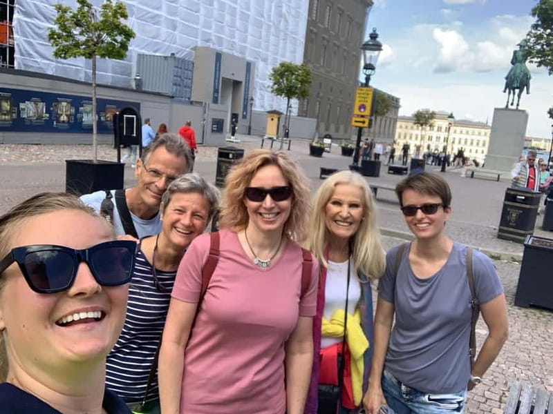 Stockholm: Old Town Guided Walking Tour (English / Deutsch) - Stop-by-stop: what each part of the Old Town gives you