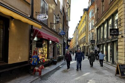 Stockholm Small Group Food Tour with 7 Classic Food Tastings - Stop 1 in Kornhamnstorg: first bites in a classic square