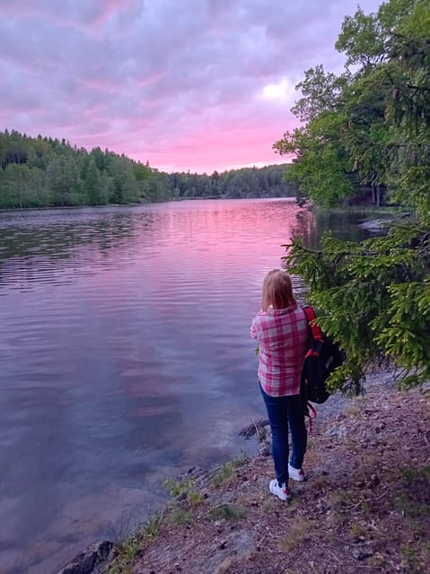 Stockholm: Sunset Hike in Tyresta National Park with Meal - The half-way meal break by the lake: fika comfort plus Swedish Midsummer flavor