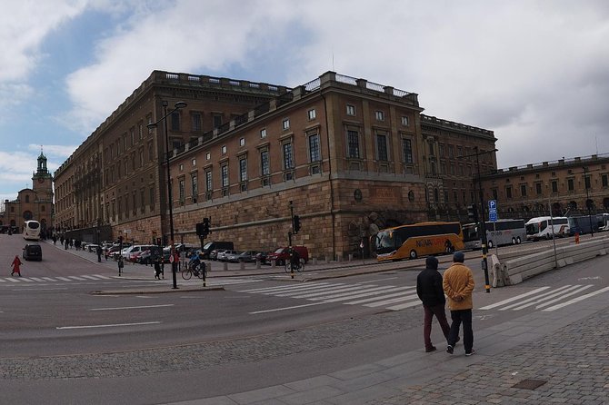 Stockholm Top attractions all-inclusive Gran Tour - Riddarholmen: Panoramas, a Royal Burial Place, and Birger Jarl’s Statue