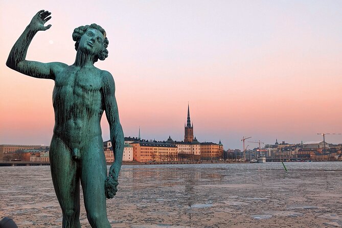 Stockholm Walking Tour – Gamla Stan Highlights - Royal Palace area: monarchy as architecture and ceremony