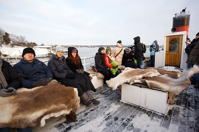 Stockholm Winter Boat Tour with Guide - The cruise route: quays and Fjäderholmarna in winter light