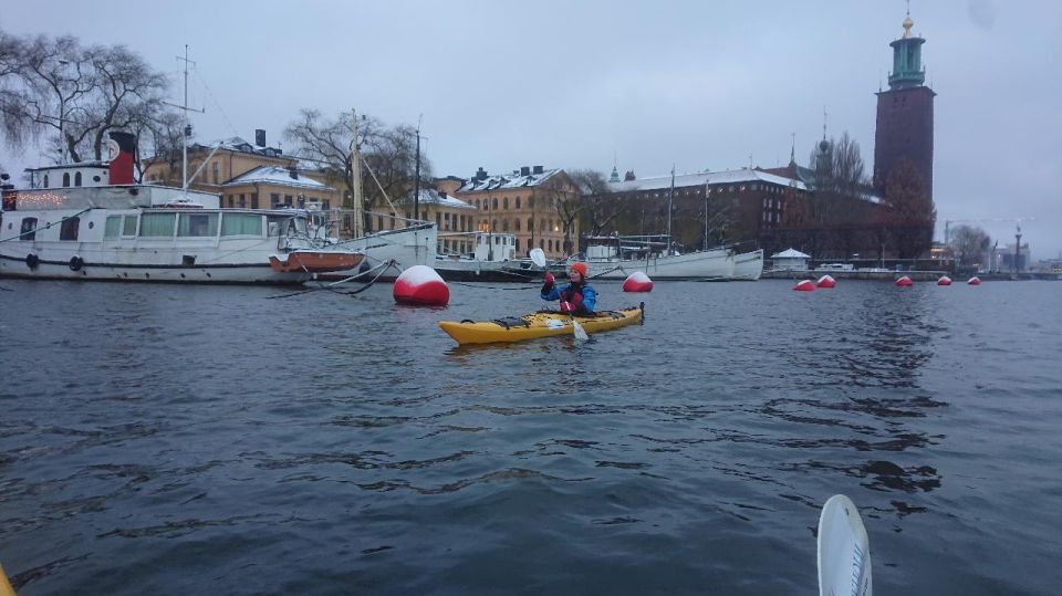 Stockholm: Winter City Kayaking Tour - Meeting Point, Arrival Time, and What to Wear