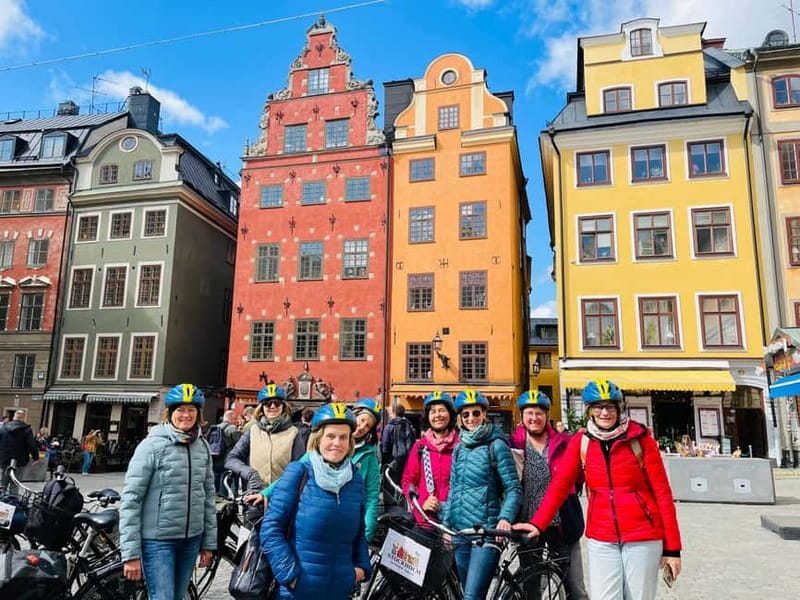 Stockholm's Best Bike Tour! (English / Deutsch) - The Old Town and City Hall loop: where the water views start doing their job