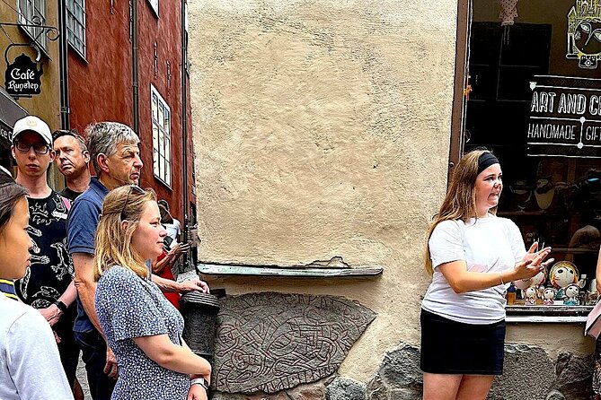 Walking Tour of Stockholm's Old Town, Gamla Stan - Marten Trotzigs Gränd: The 90 cm Alleyway Moment